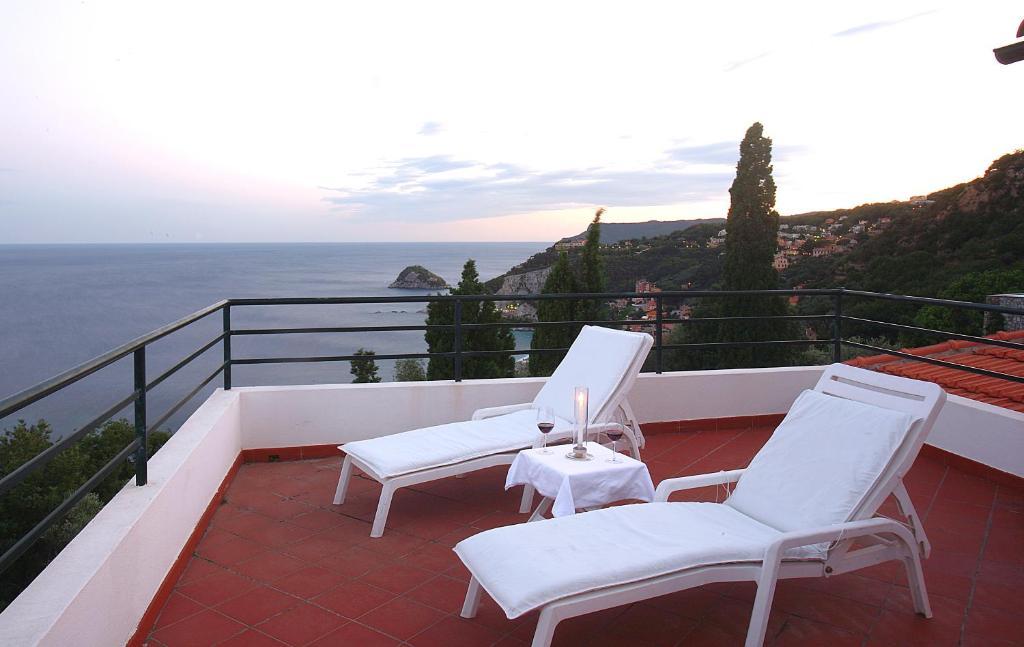 Residence Borgo San Sebastiano Bergeggi Zimmer foto