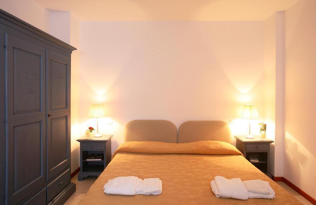 Residence Borgo San Sebastiano Bergeggi Zimmer foto