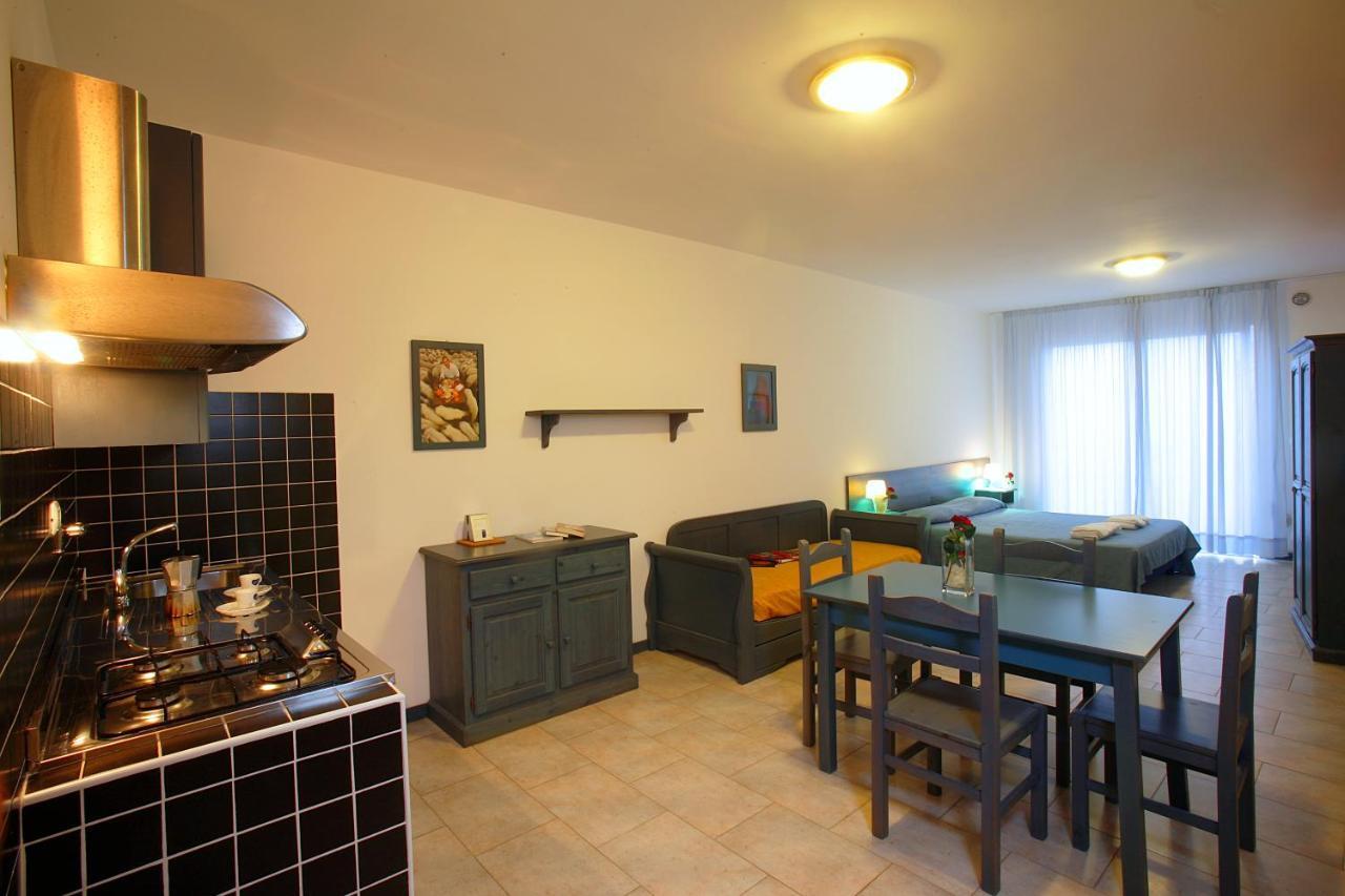 Residence Borgo San Sebastiano Bergeggi Zimmer foto