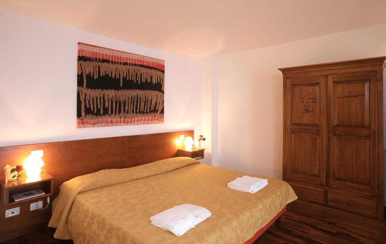 Residence Borgo San Sebastiano Bergeggi Zimmer foto