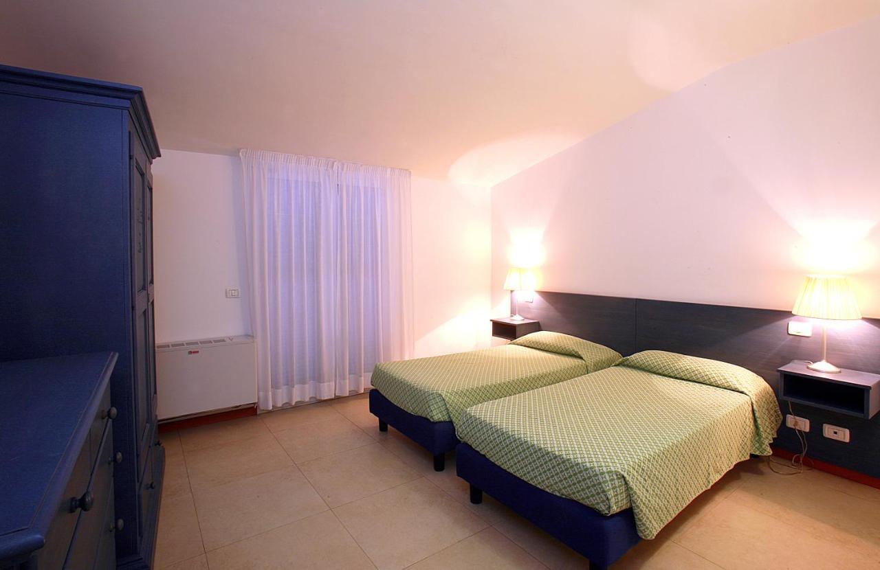 Residence Borgo San Sebastiano Bergeggi Zimmer foto